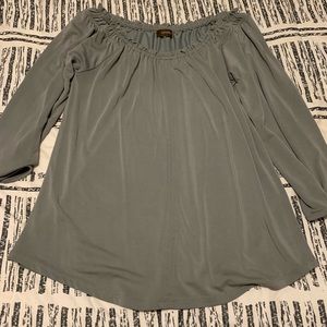Off shoulder 3/4 sleeve light green top!!
